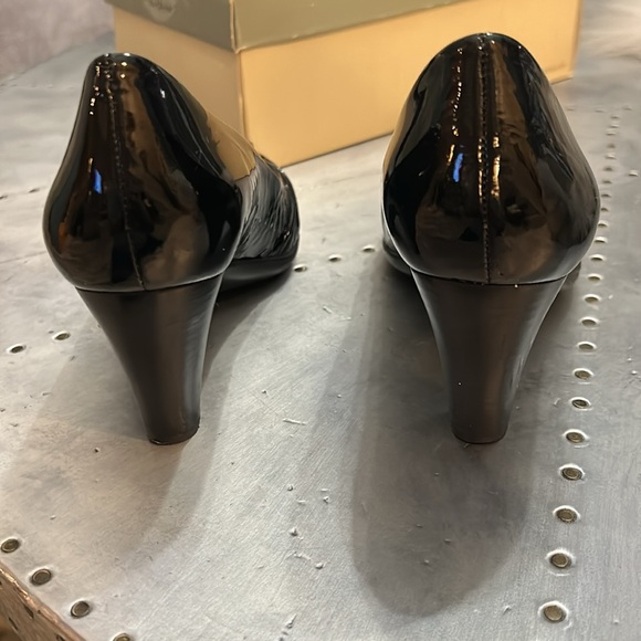 Nurture Black Patent Leather Peep Toe Heels Womens Size 8 - Picture 3 of 5